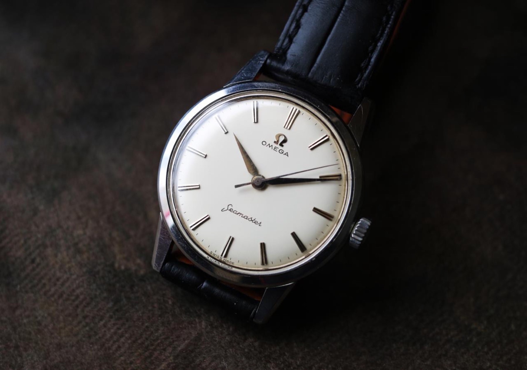 Omega Seamaster detail photograph, view 2
