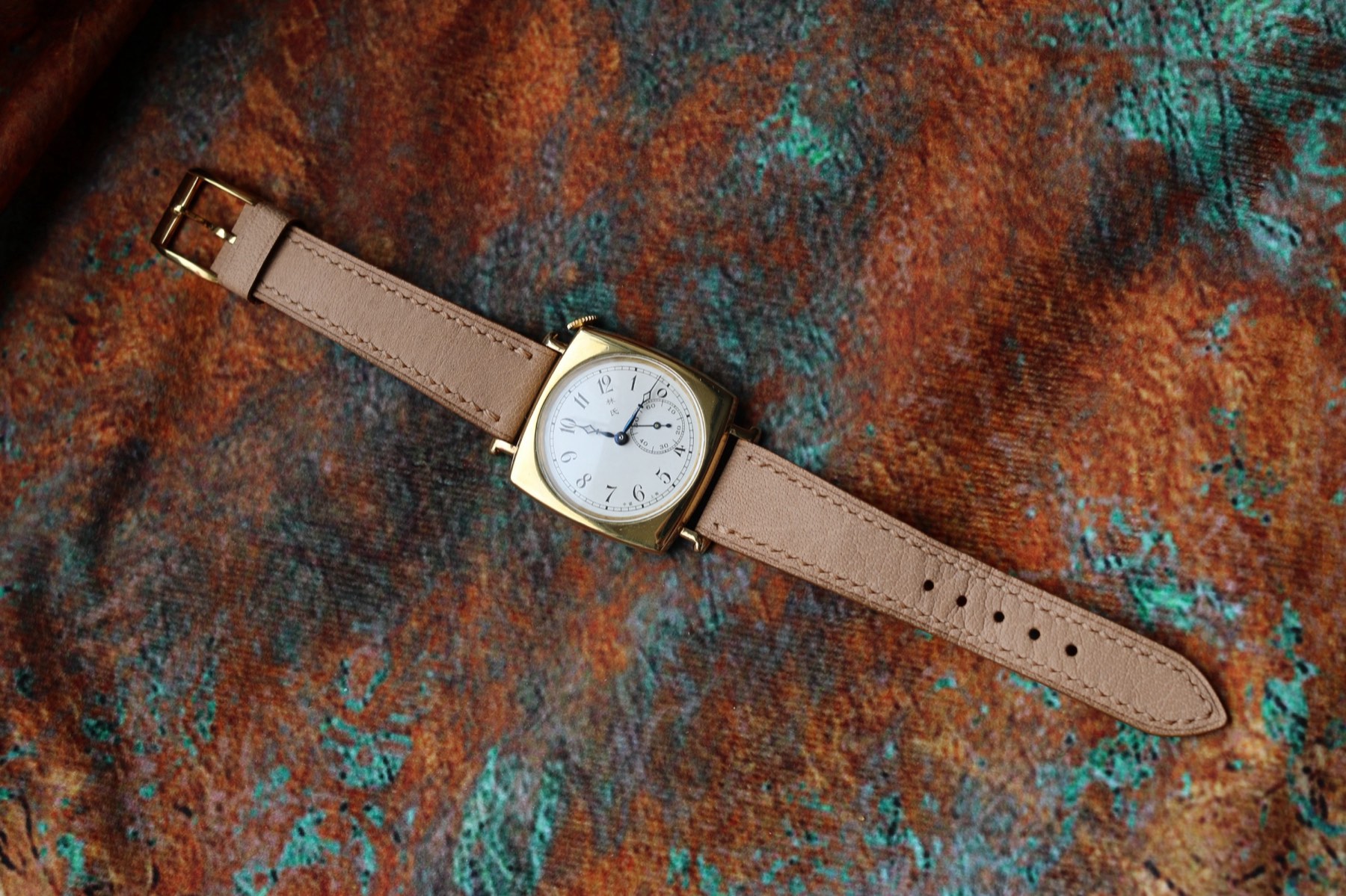 Tilted Watch finished watch detail photograph, photograph 6