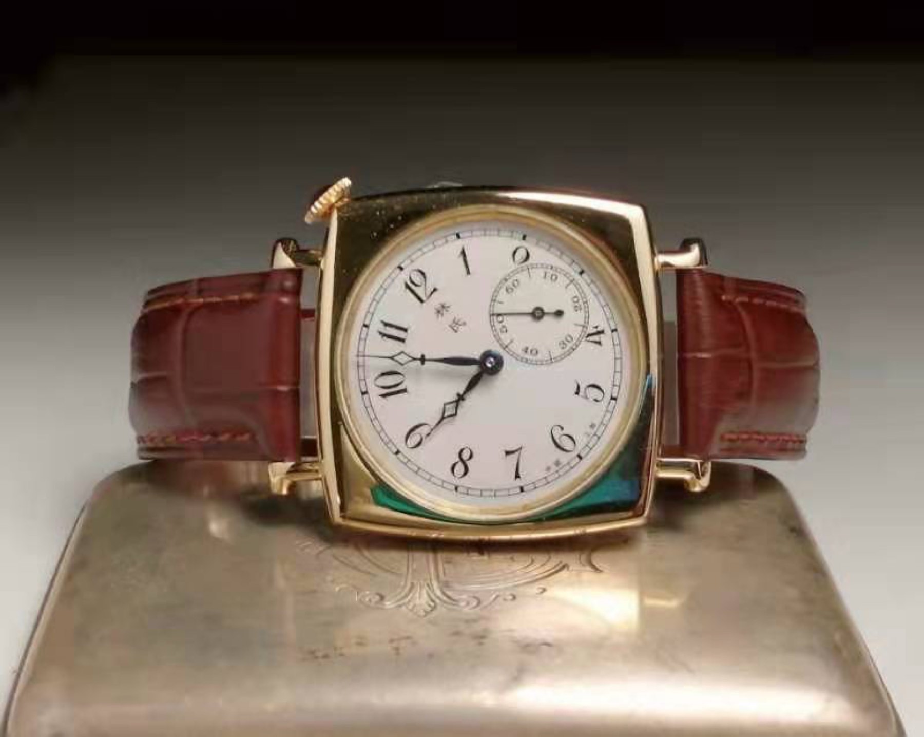 Tilted Watch finished watch detail photograph, photograph 41