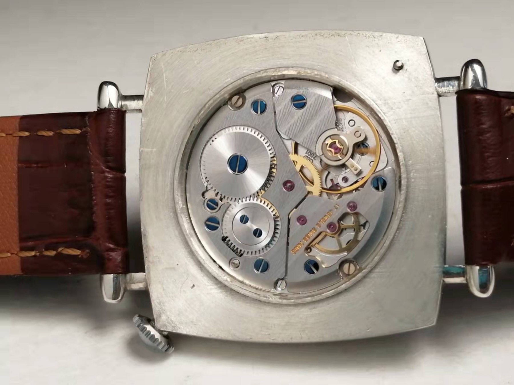 Tilted Watch finished watch detail photograph, photograph 34